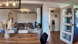 Cae'r Garreg, Oakdale, NP12