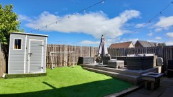 Cae'r Garreg, Oakdale, NP12