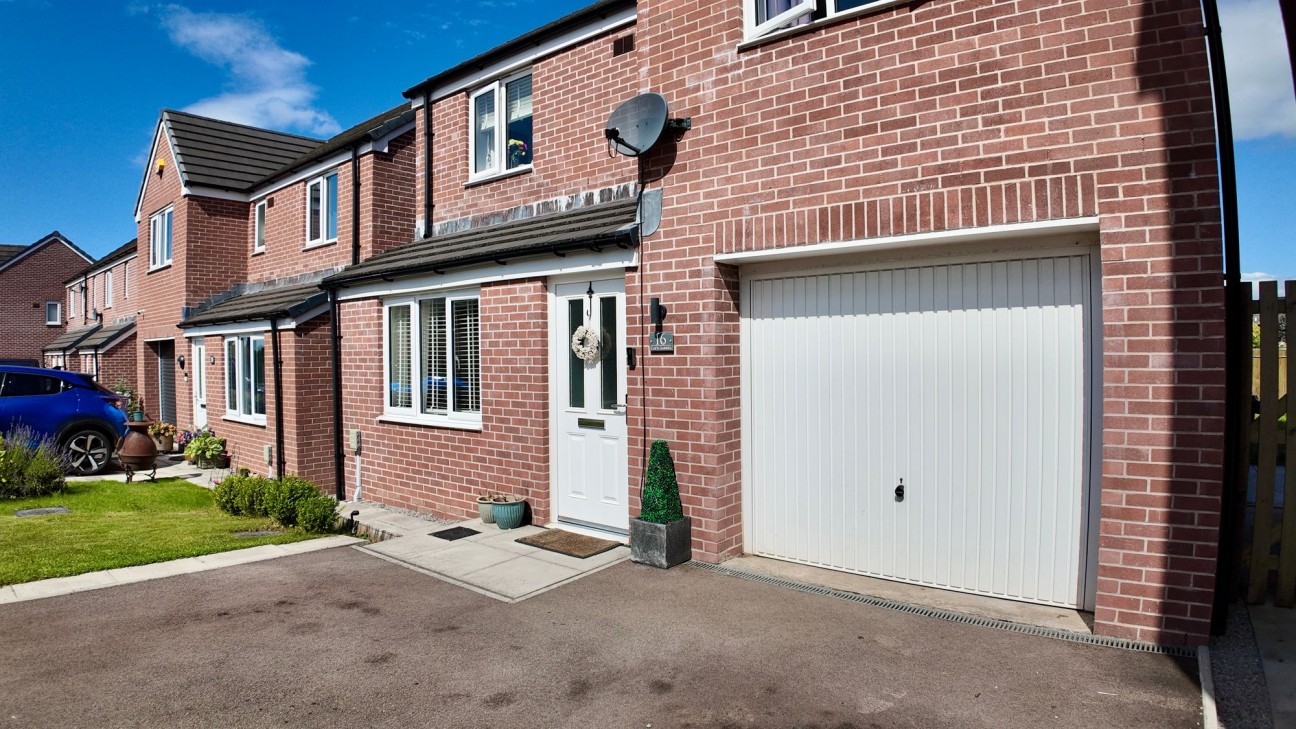 Cae'r Garreg, Oakdale, NP12