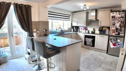 Commercial Road, Ynysddu, NP11