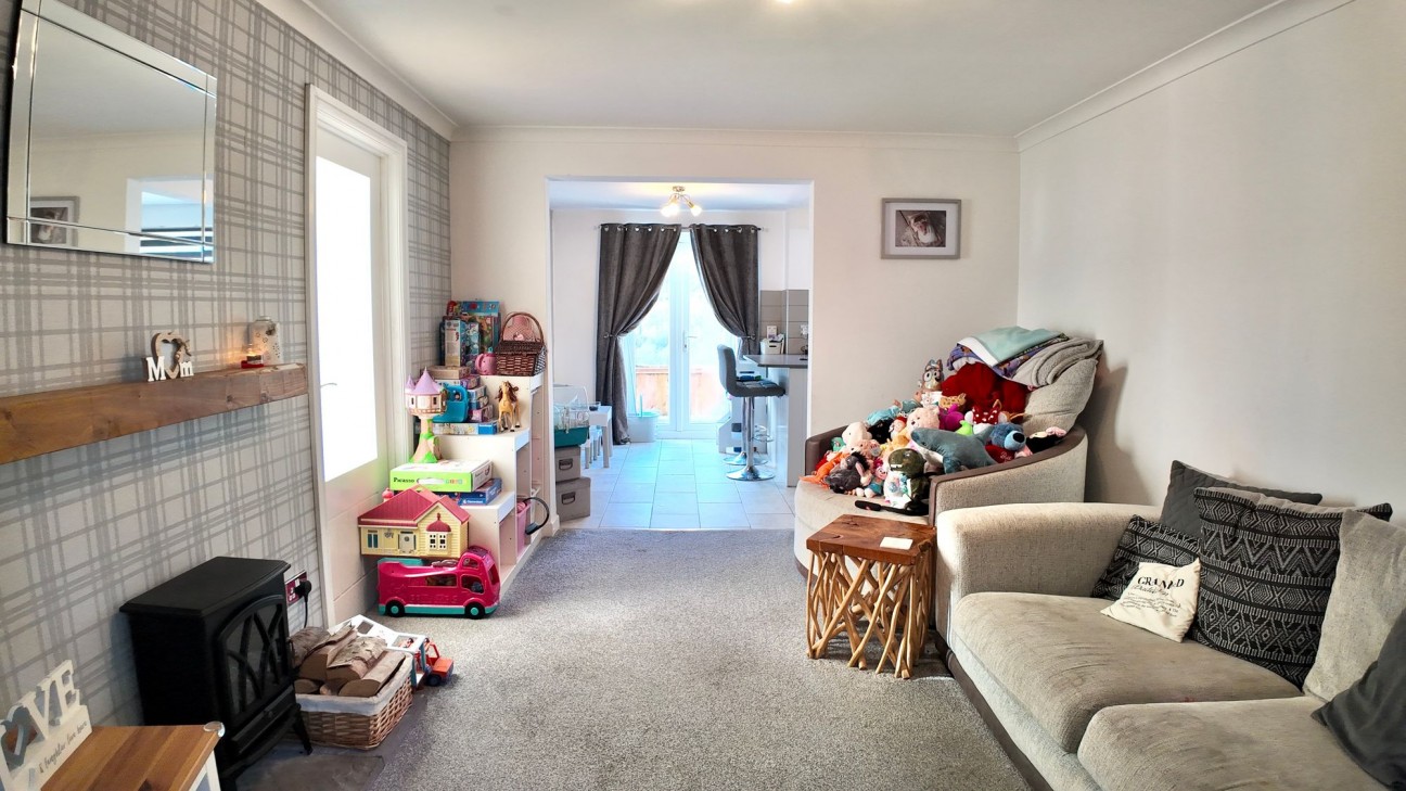 Commercial Road, Ynysddu, NP11