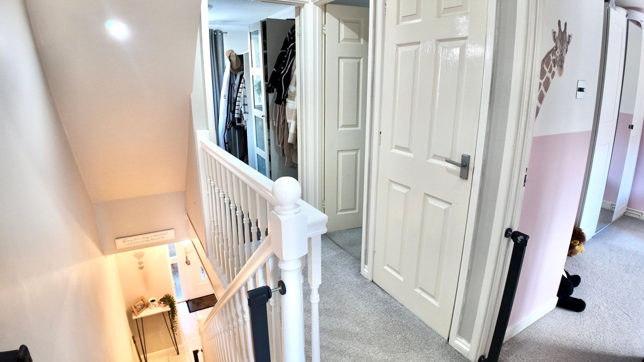 Commercial Road, Ynysddu, NP11