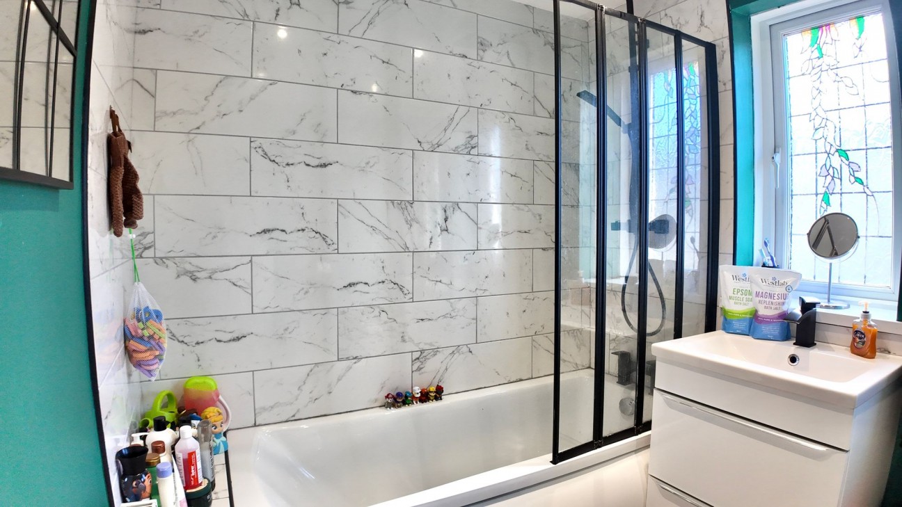 Commercial Road, Ynysddu, NP11