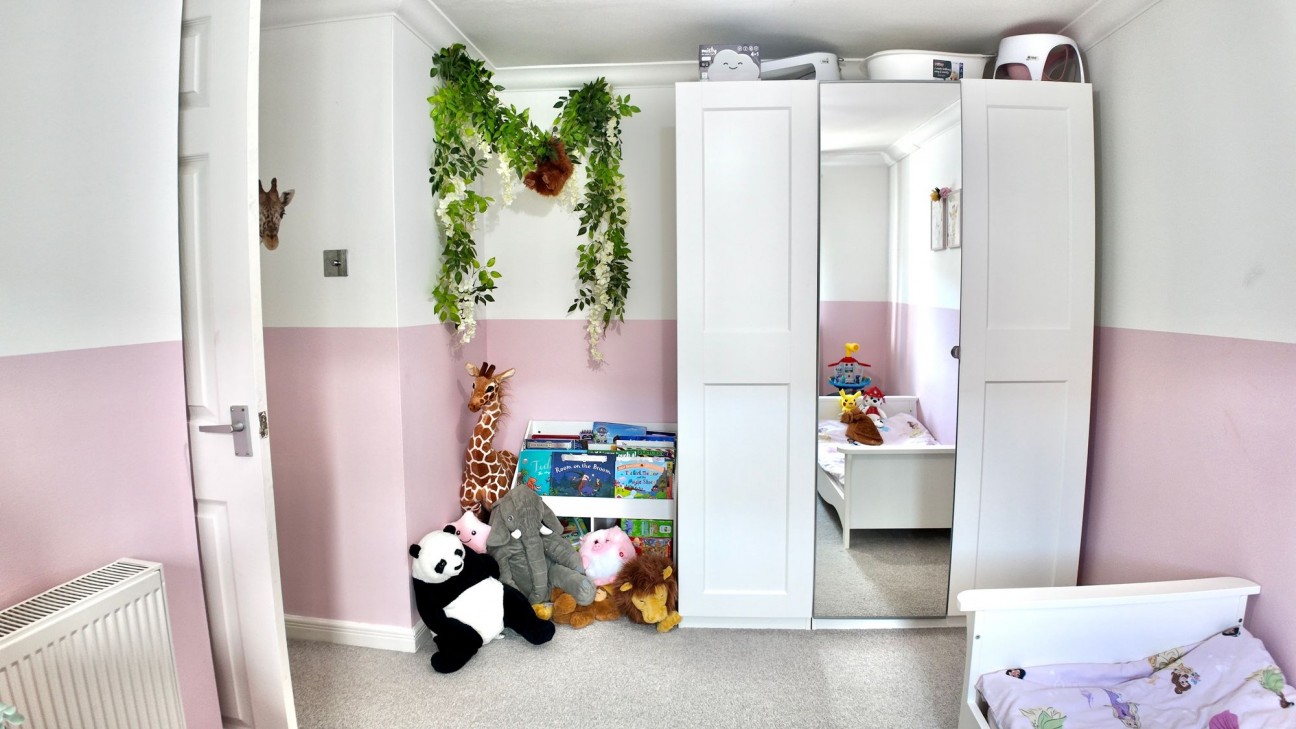 Commercial Road, Ynysddu, NP11