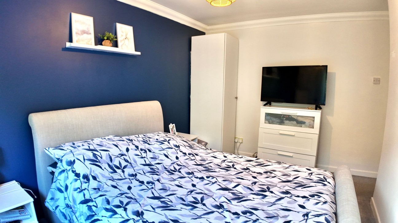 Commercial Road, Ynysddu, NP11