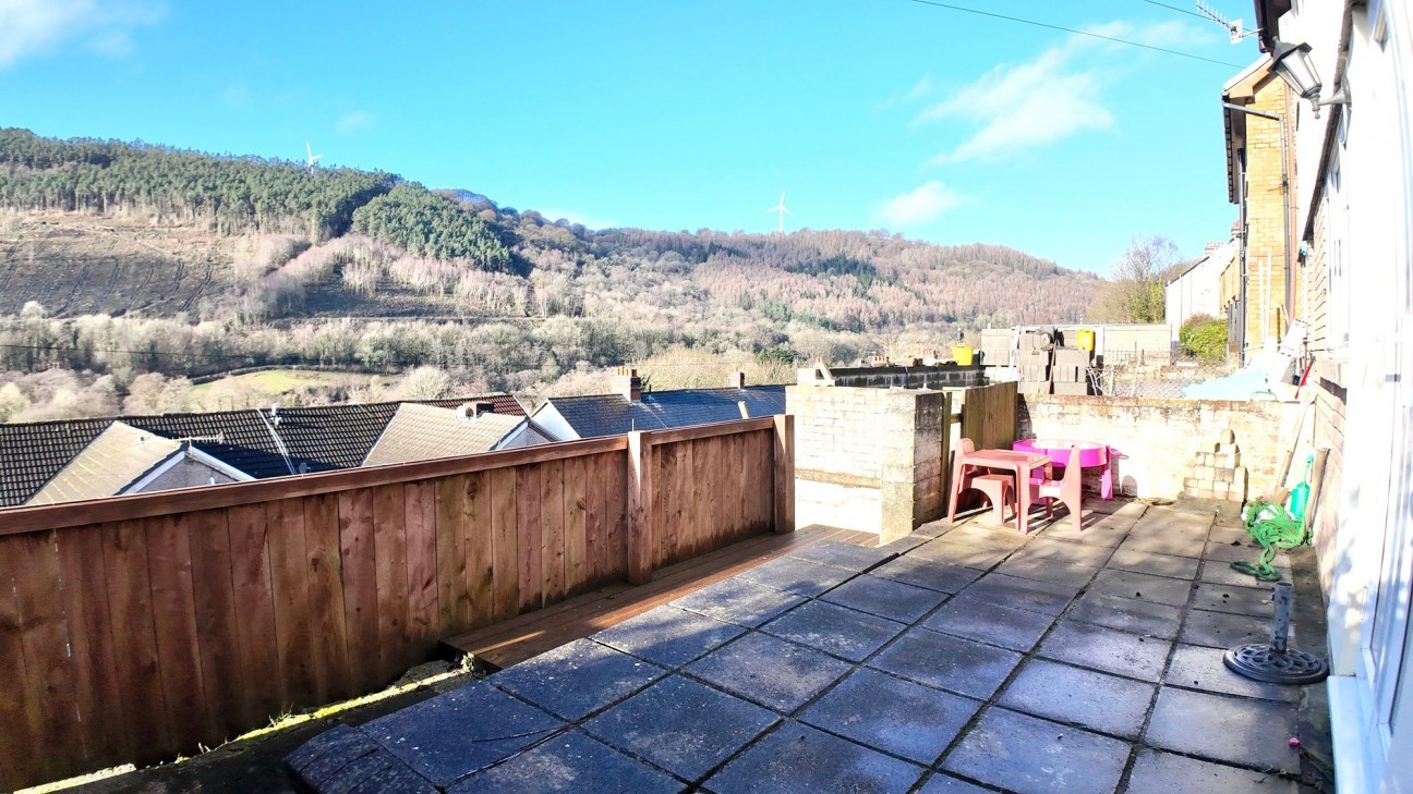 Commercial Road, Ynysddu, NP11