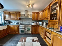 Heolddu Crescent, Bargoed, CF81