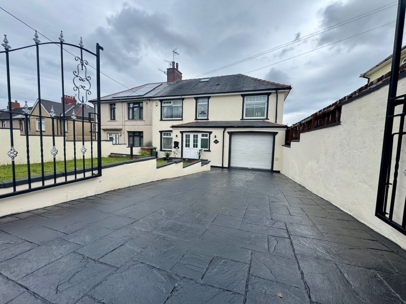 Heolddu Crescent, Bargoed, CF81
