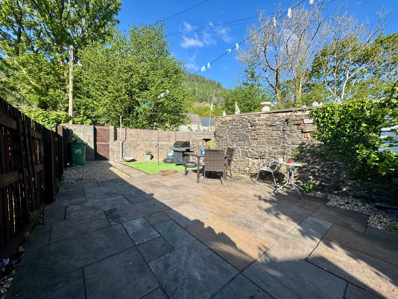 High Street, Ynysddu, NP11