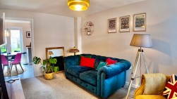 Cae'r Hen Dy, Oakdale, NP12