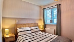 Cae'r Hen Dy, Oakdale, NP12