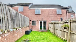 Cae'r Hen Dy, Oakdale, NP12