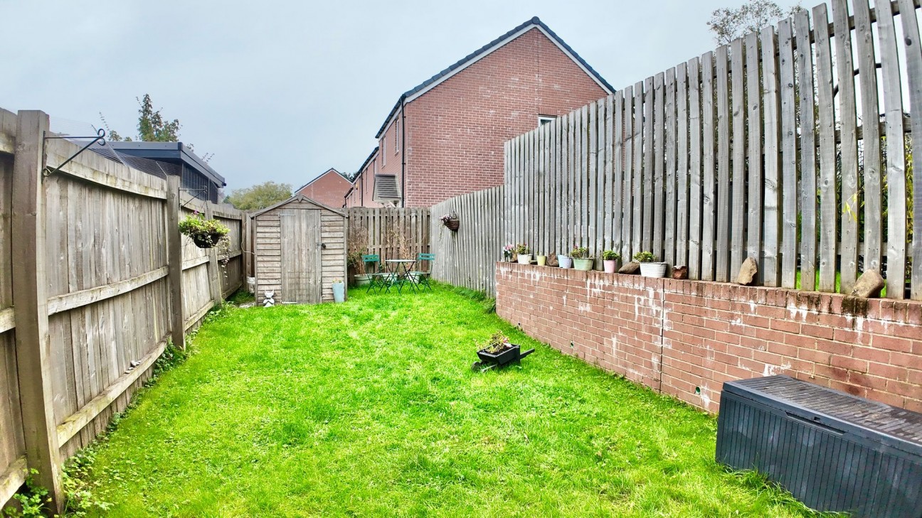 Cae'r Hen Dy, Oakdale, NP12