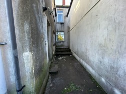 Broadway, Cardiff, CF24