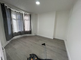 Broadway, Cardiff, CF24