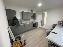 Broadway, Cardiff, CF24