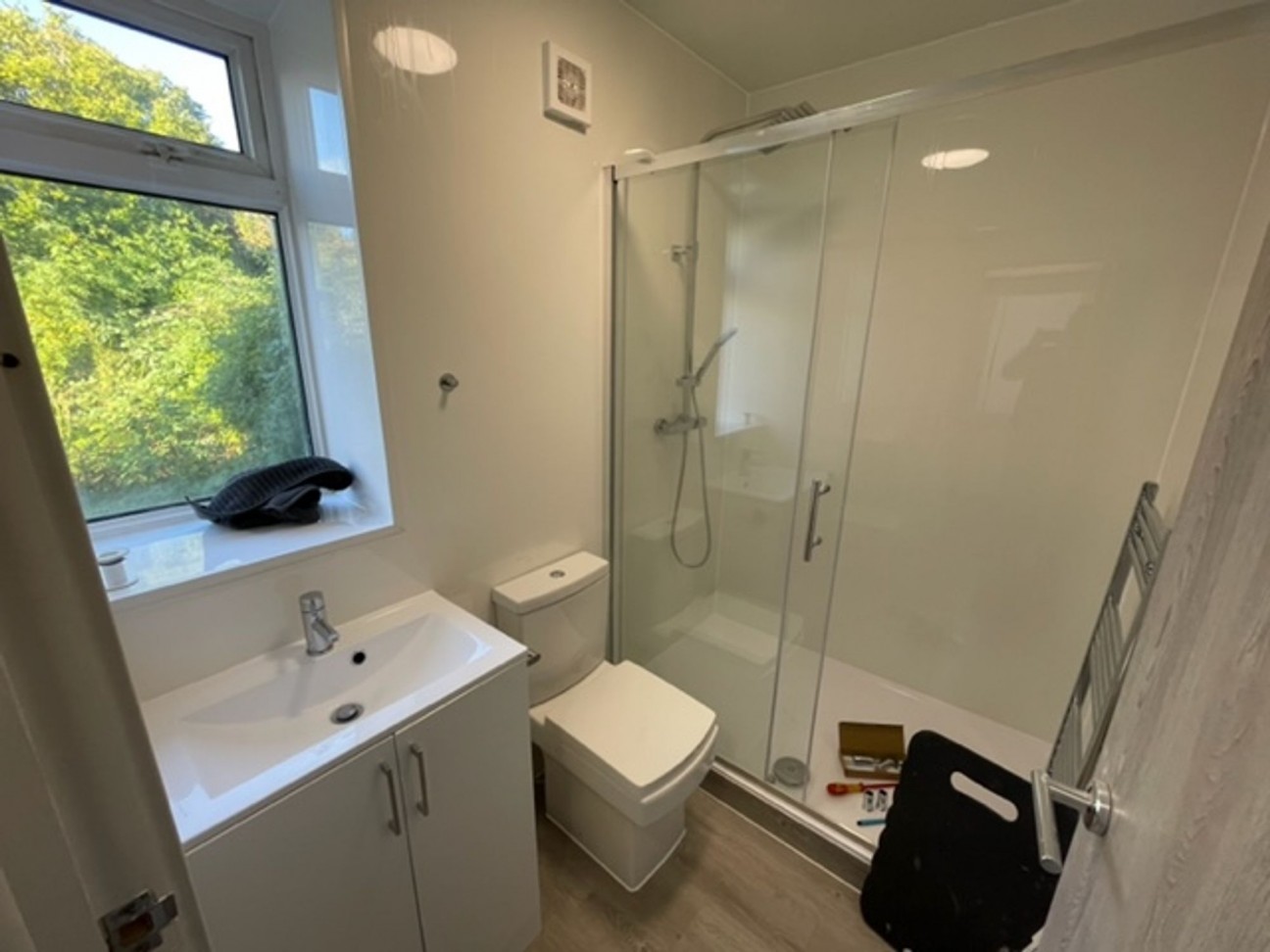 Broadway, Cardiff, CF24