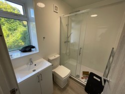 Broadway, Cardiff, CF24