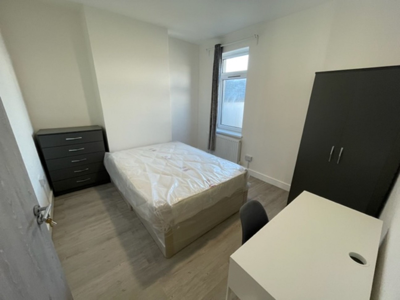 Broadway, Cardiff, CF24