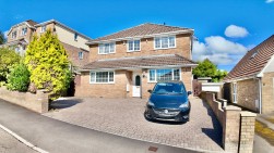 Maes-Y-Garn Road, Oakdale, NP12
