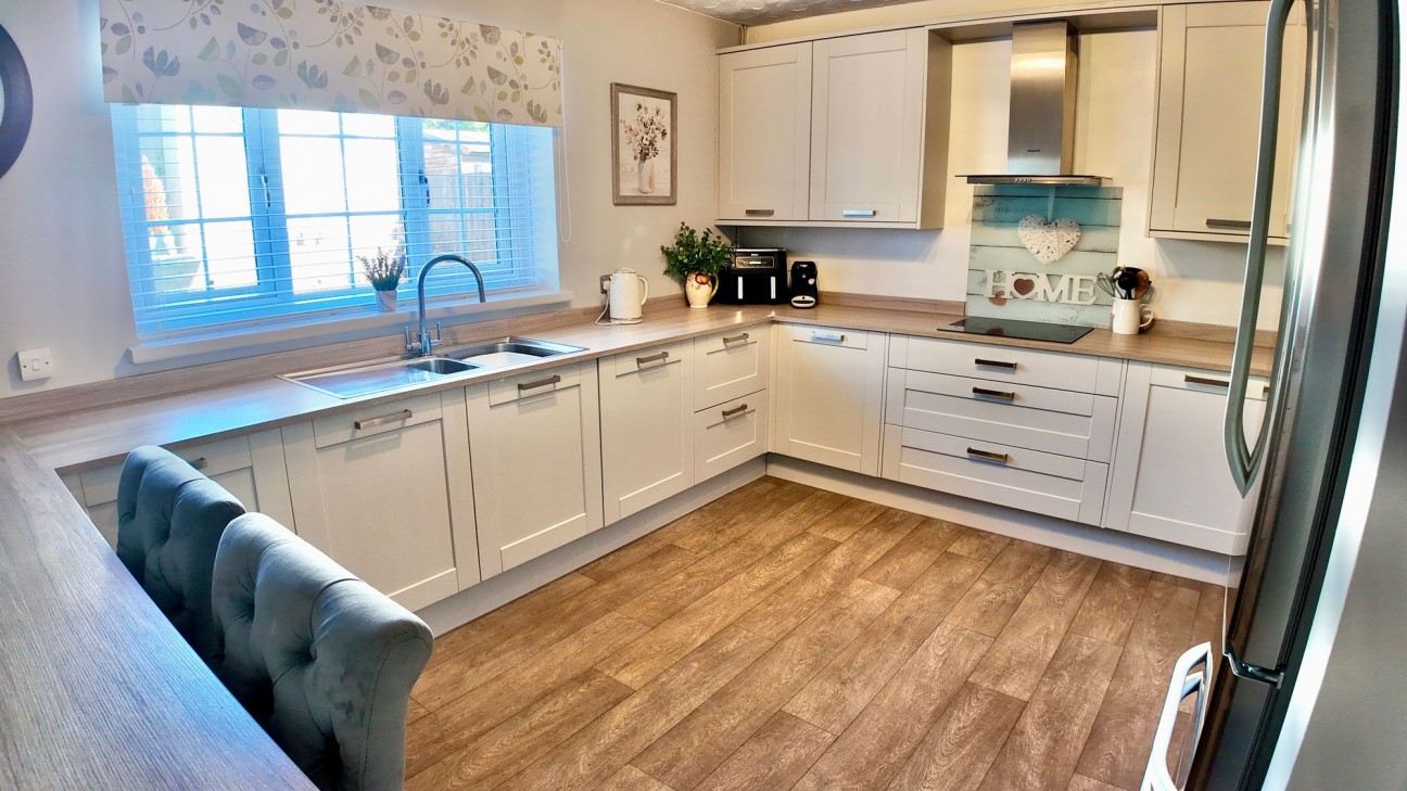 Maes-Y-Garn Road, Oakdale, NP12