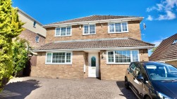 Maes-Y-Garn Road, Oakdale, NP12