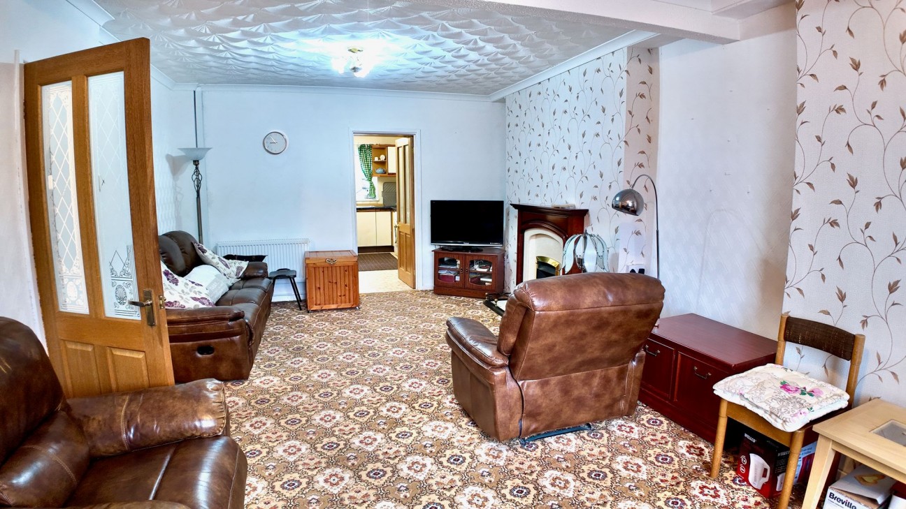 Queens Road, Elliots Town, NP24