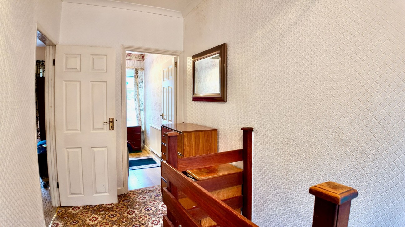 Queens Road, Elliots Town, NP24