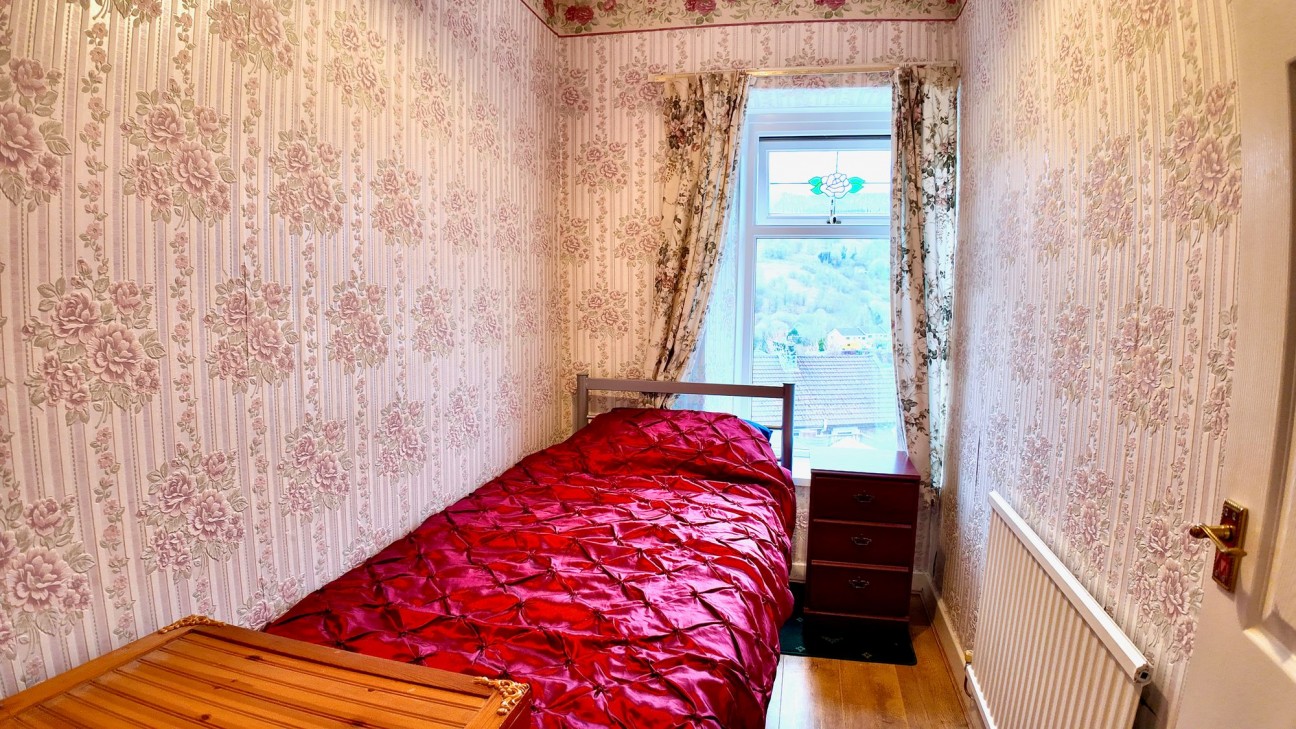 Queens Road, Elliots Town, NP24