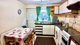 Queens Road, Elliots Town, NP24