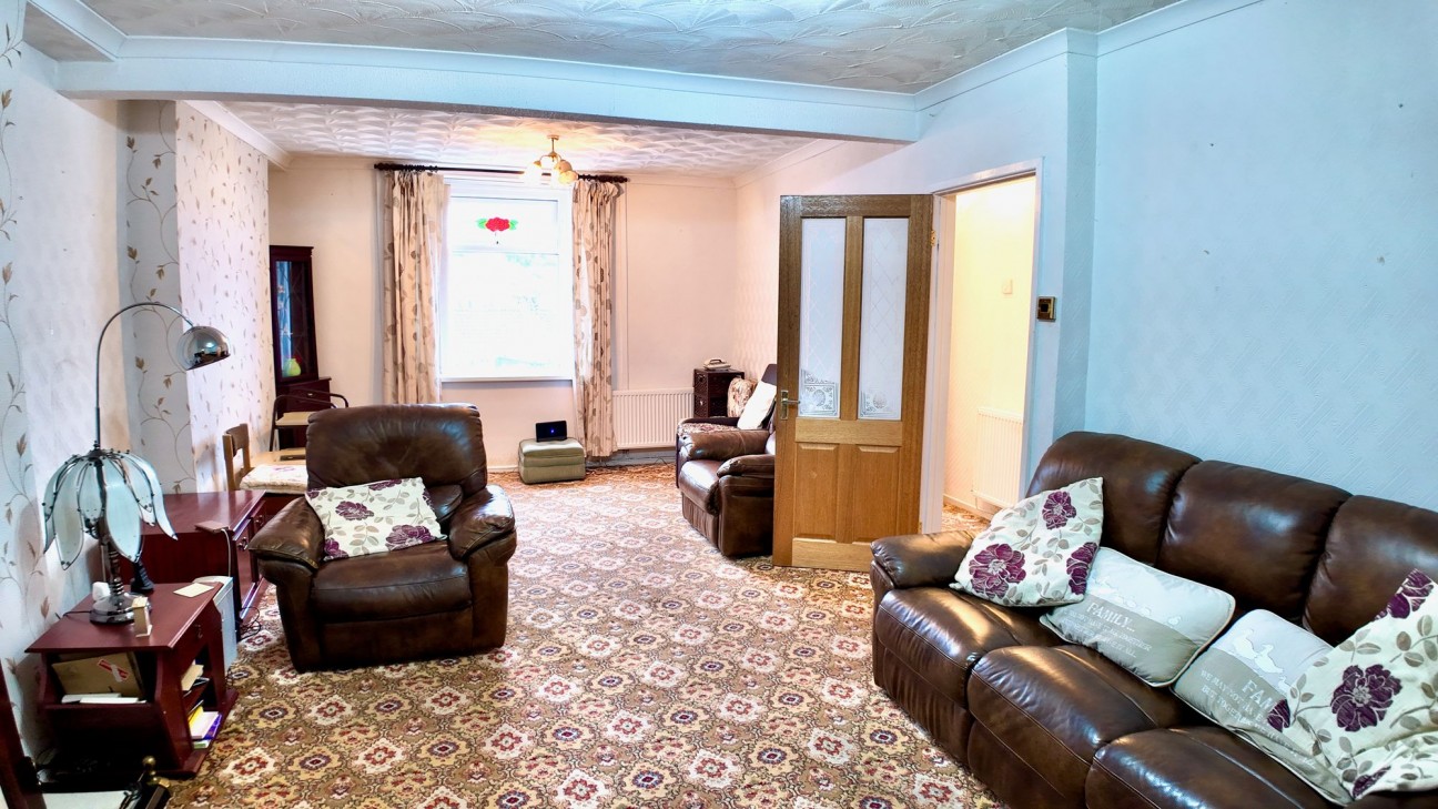 Queens Road, Elliots Town, NP24