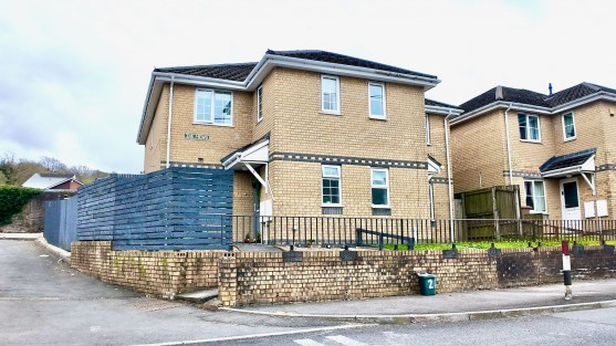 High Street, Newbridge, NP11