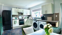 High Street, Newbridge, NP11