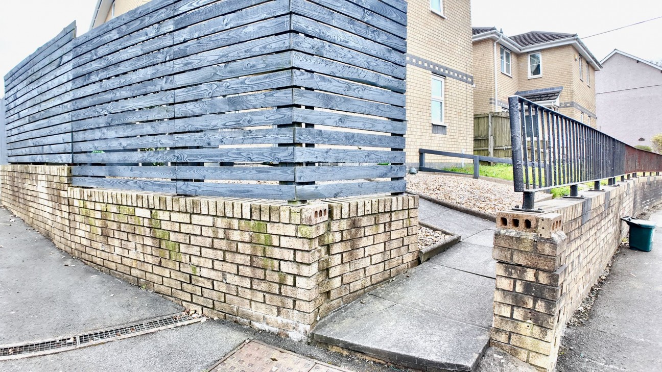 High Street, Newbridge, NP11