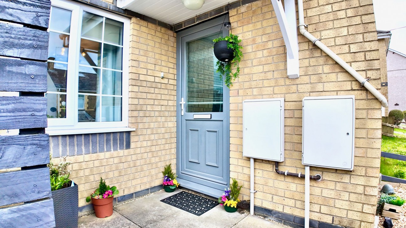 High Street, Newbridge, NP11