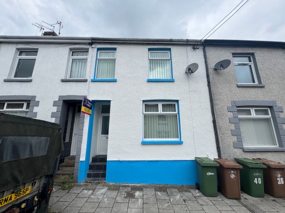 Raglan Road, Hengoed, CF82