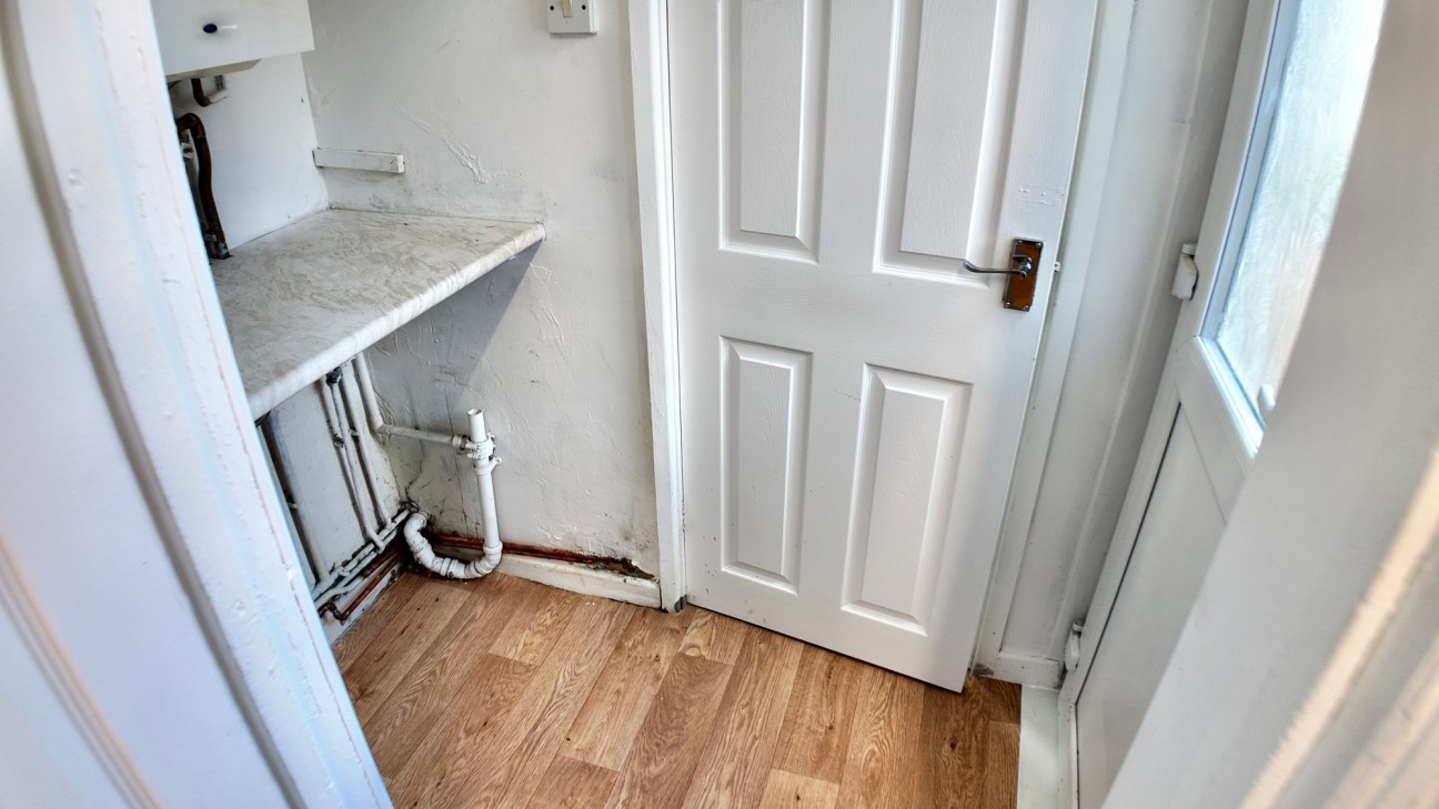 Raglan Road, Hengoed, CF82
