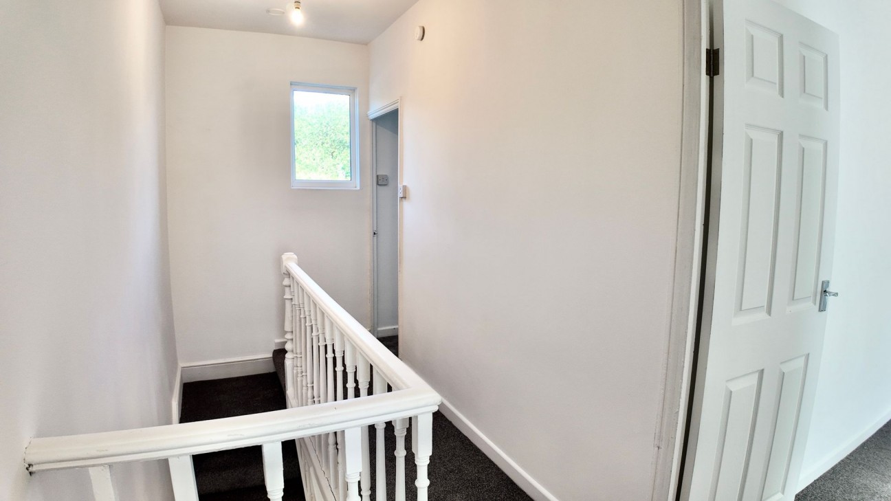 Raglan Road, Hengoed, CF82
