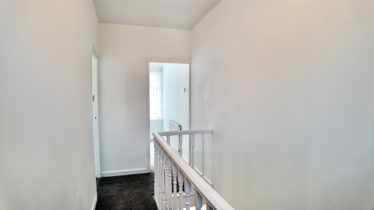 Raglan Road, Hengoed, CF82