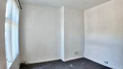 Raglan Road, Hengoed, CF82