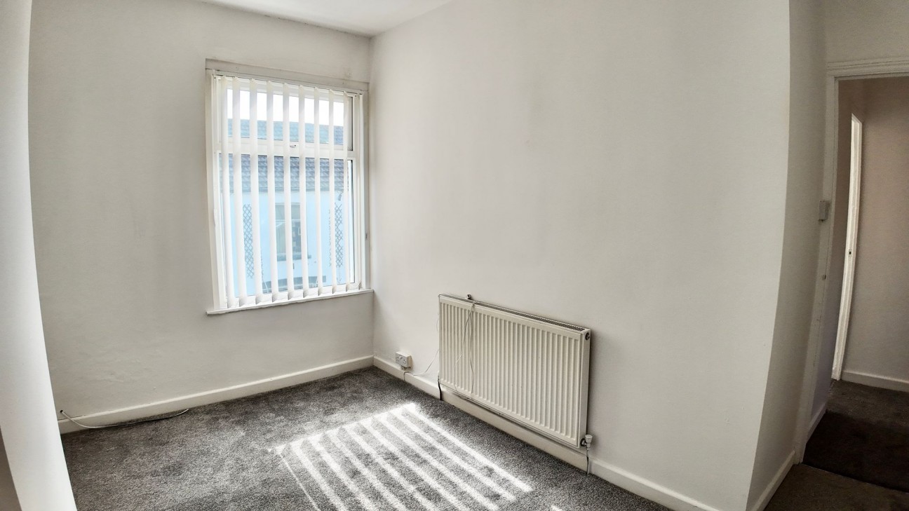 Raglan Road, Hengoed, CF82
