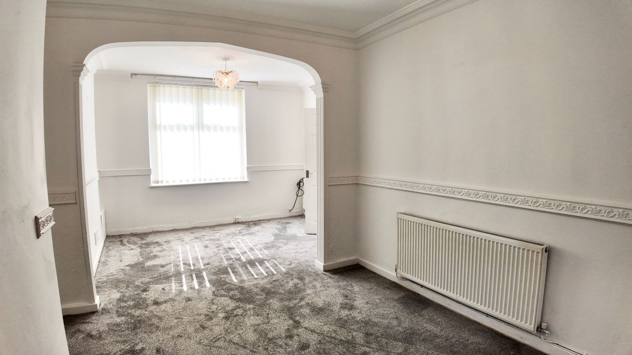 Raglan Road, Hengoed, CF82