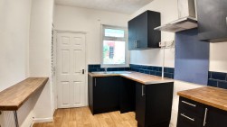 Raglan Road, Hengoed, CF82