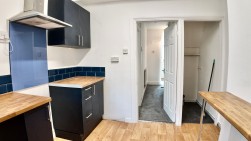 Raglan Road, Hengoed, CF82