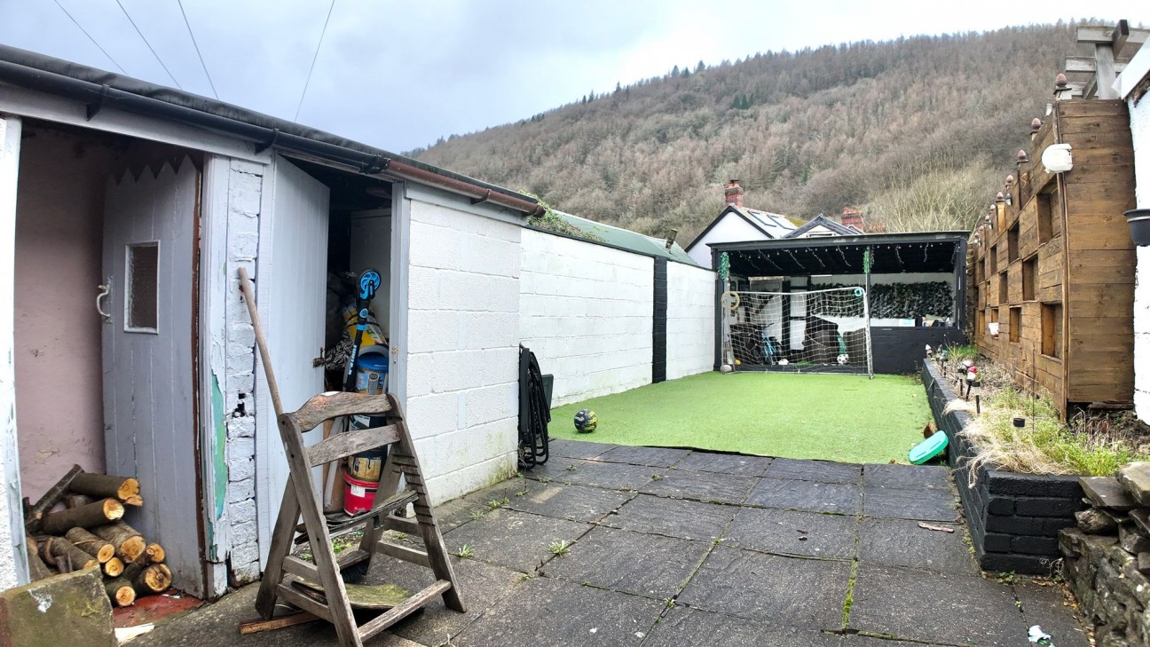 Islwyn Street, Abercarn, NP11