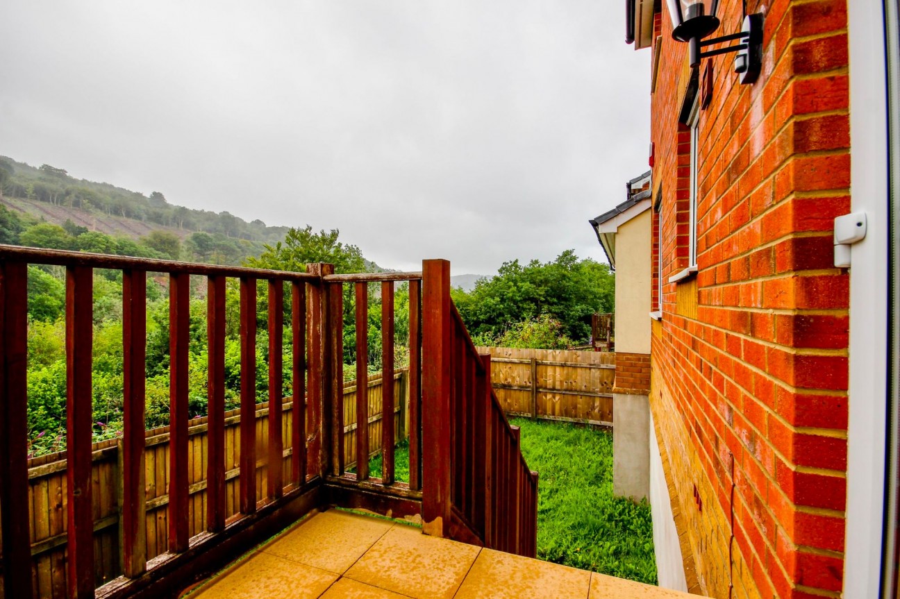 Valley Meadow Close, Newbridge, NP11