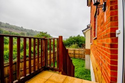 Valley Meadow Close, Newbridge, NP11