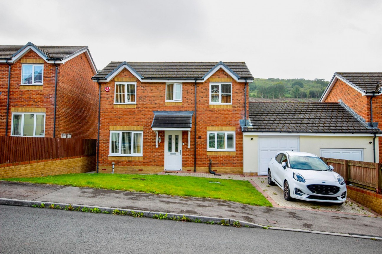 Valley Meadow Close, Newbridge, NP11