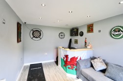 Bryn Road, Markham, NP12