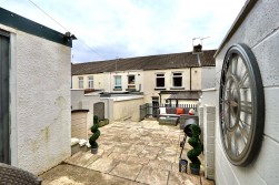 Sir Ivors Road, Pontllanfraith, NP12